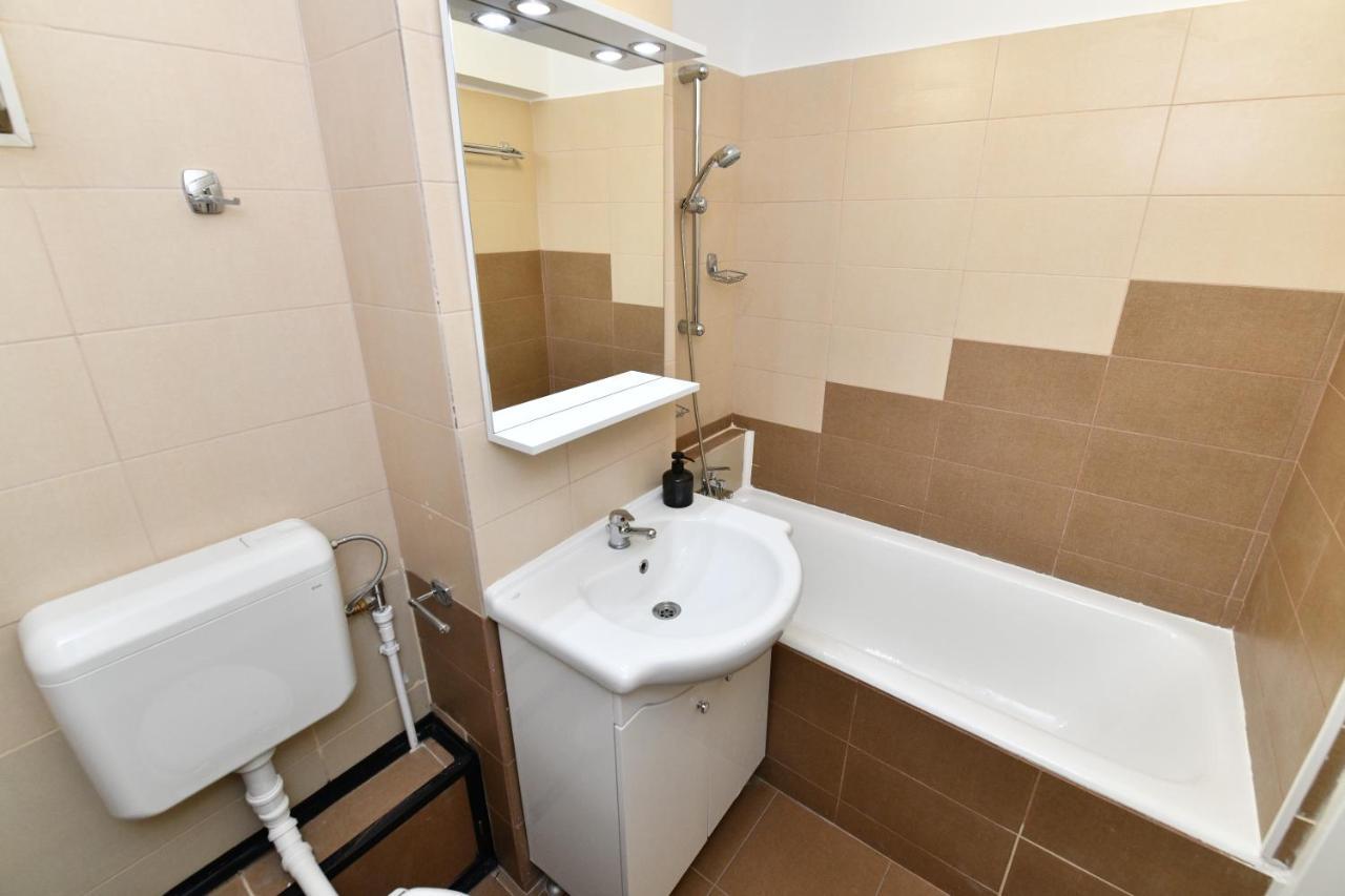 דירות בוקרשט Transilvania Apartament מראה חיצוני תמונה